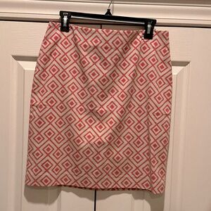 Ann Taylor Geometric Coral & Beige Pencil Skirt - Size 8 EUC fully lined